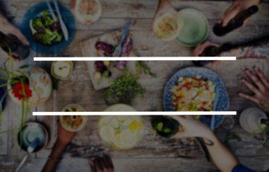 Yiyecek ve içecek masada