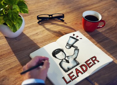 Not Defteri ile adam 