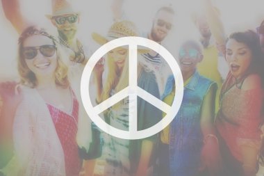 neşeli arkadaşlar Kumsal Partisi dışarı asılı