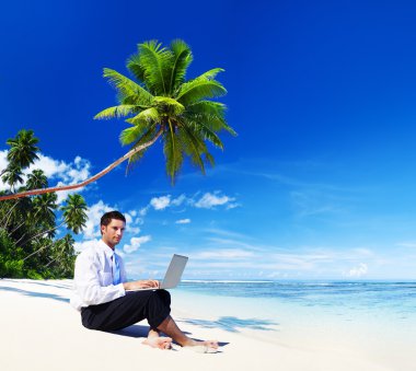 Dizüstü bilgisayar kavramı çalışma iş adamı