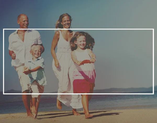 Familia en la playa Concepto — Foto de Stock
