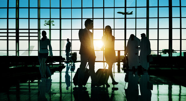 Силуэты группы деловых людей
