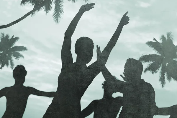 Friends hanging out on the beach party — Stock Photo, Image