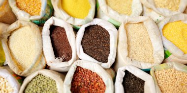 Baklagiller ve tahıllar çuval