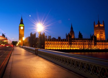 Westminster Köprüsü'nde gece