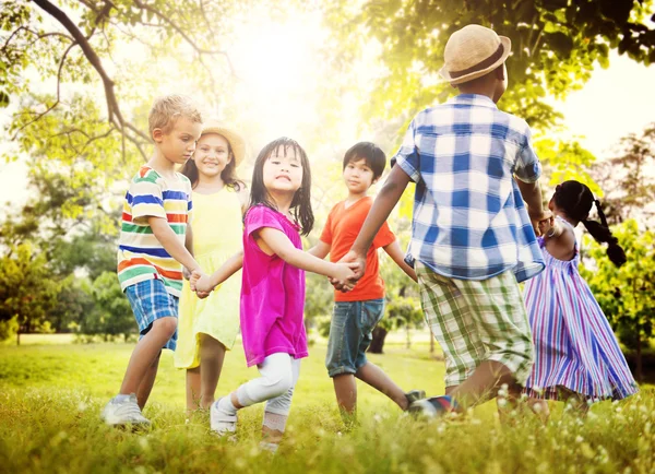 Kinderen vriendschap saamhorigheid Concept — Stockfoto