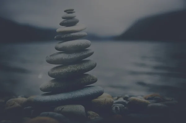 Zen balancing steentjes — Stockfoto