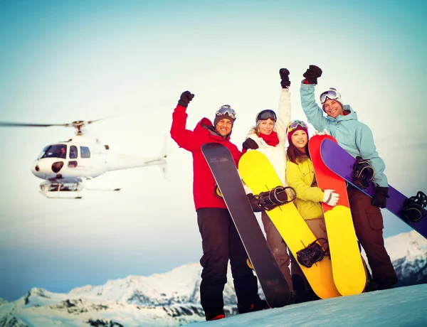 Extrem grupp av snowboardåkare — Stockfoto