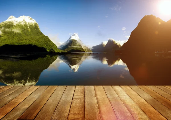 Schöne Berge mit See — Stockfoto