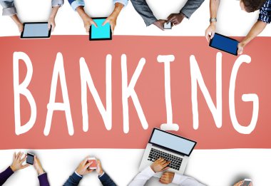 farklı aygıtlar kullanan kişiler 