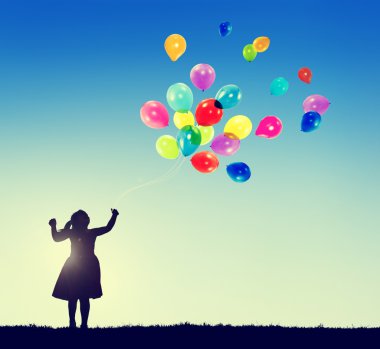 Renkli balonları olan kız
