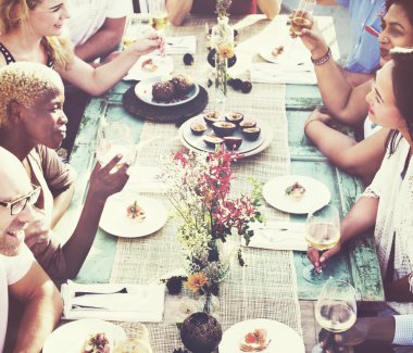 Farklı insanlar açık havada