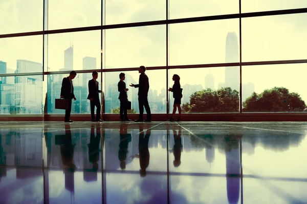 Pessoas de negócios conversando — Fotografia de Stock