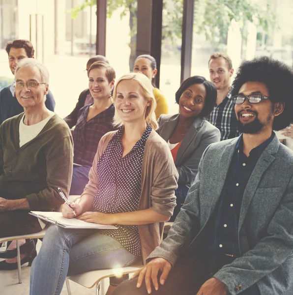 Persone in formazione seminariale — Foto Stock