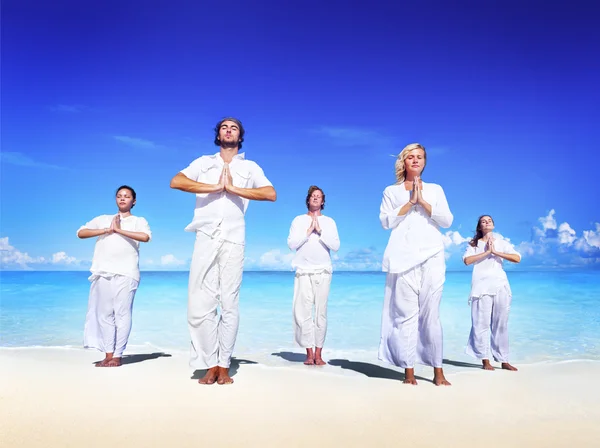 Группа людей Концепция йоги медитации — стоковое фото