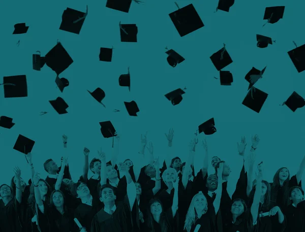 Students Throw Caps in the Air — Stock Photo, Image