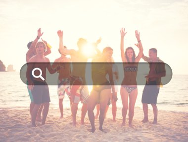 Konsept parti plaj olan arkadaş grubu