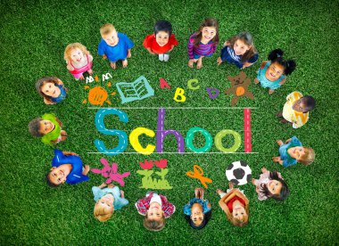 sevimli gülümseyen çocuklar