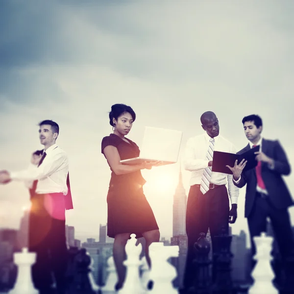 Επιχειρηματίες με σκάκι — Φωτογραφία Αρχείου