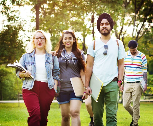 College Park bahçe beraberlik birlik dostluk kavramı — Stok fotoğraf