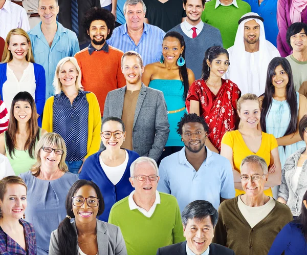 Grand groupe de personnes de la diversité — Photo