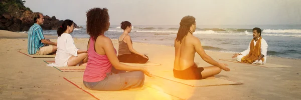 Mensen doen oefening van de yoga — Stockfoto