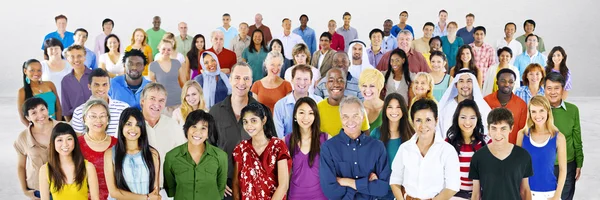 Grand groupe de personnes de la diversité — Photo