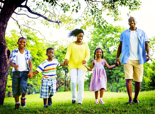 Africana familia feliz divertirse — Foto de Stock