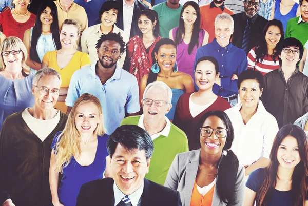 Grand groupe de personnes de la diversité — Photo