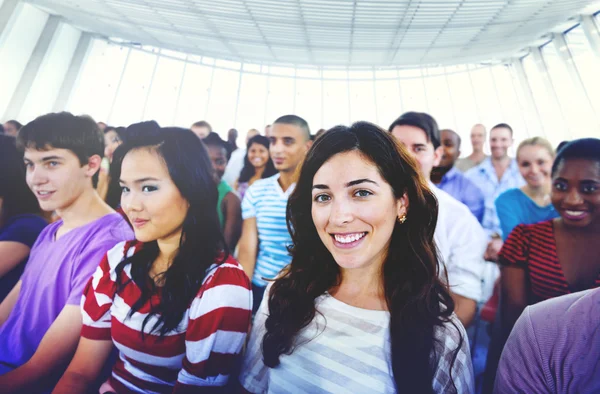 Diversidade amigos juntos — Fotografia de Stock