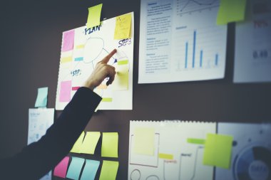 el planı üzerinde gösterir