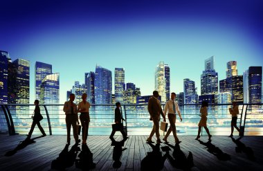 Kendine güvenen iş arkadaşları