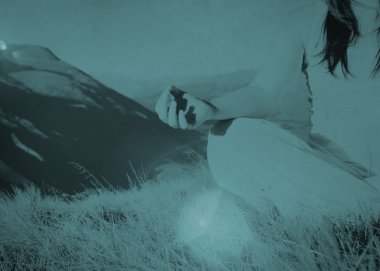 kadın meditasyon Lotus pozisyonu