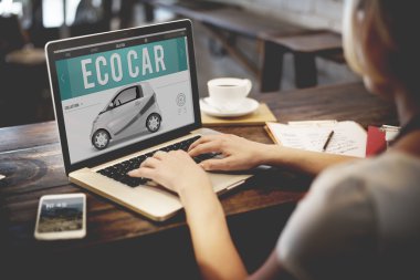 Eko araba elektrik enerjisi yakıt kavramı