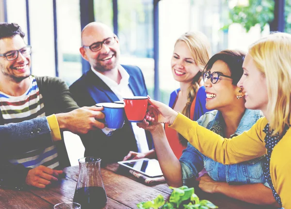 Gruppo di persone applausi per la pausa caffè — Foto Stock