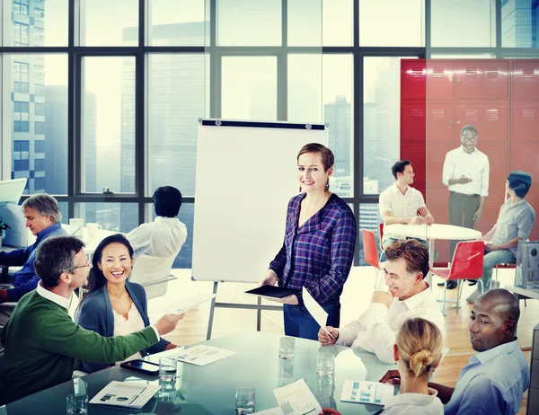 Gente de negocios en presentación en la Oficina — Foto de Stock