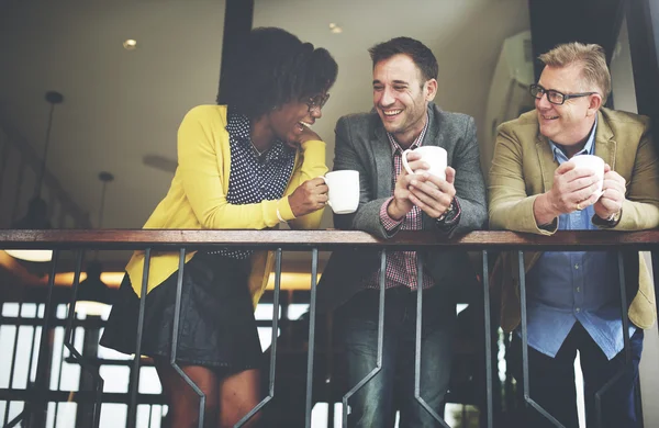 Equipo de negocios que tiene descanso café —  Fotos de Stock