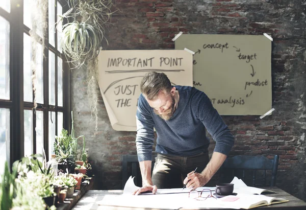 Businessman working at home office — Stock Photo, Image