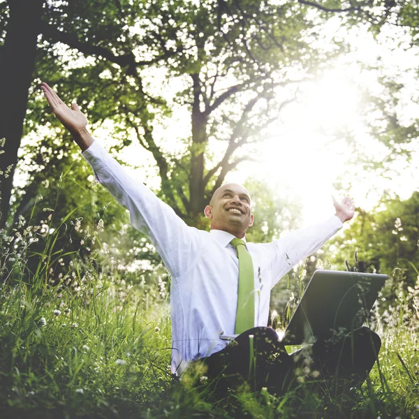 Negocio verde en el bosque — Foto de Stock