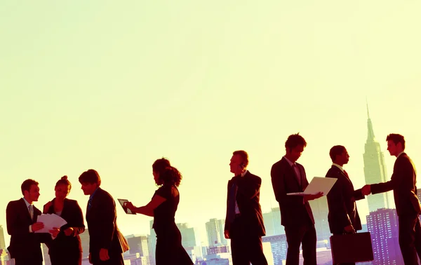 Uomini d'affari che hanno riunione aziendale — Foto Stock