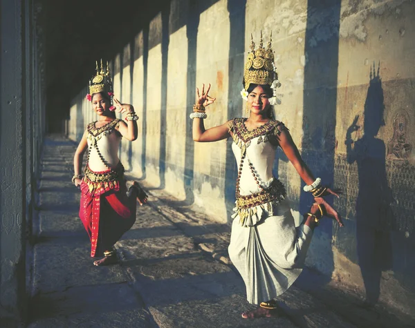 Dançarinos Aspara em Angkor Wat — Fotografia de Stock