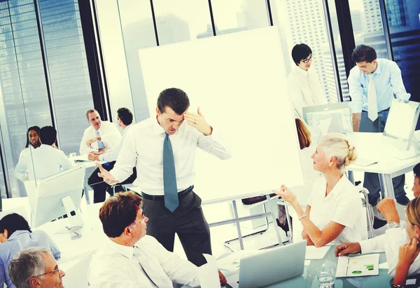 Gente de negocios en el lugar de trabajo — Foto de Stock