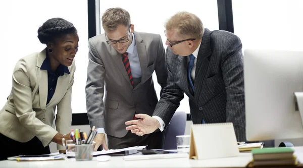 Business people brainstorming in office — Stock Photo, Image