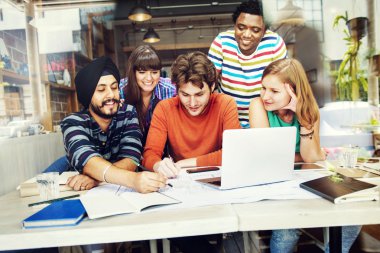 Çeşitli Mimarlar çalışma birlikte