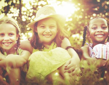 Kız kadınlık dostluk kavramı