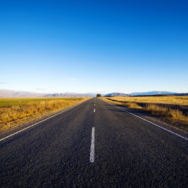 Sürekli yol manzara dağlar