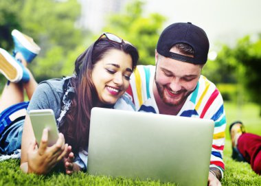 Kablosuz cihazlar kullanarak üniversite öğrencileri