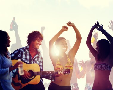 Beach Party kavramı insanlara