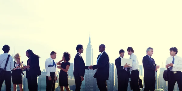 Uomini d'affari che hanno riunione aziendale — Foto Stock