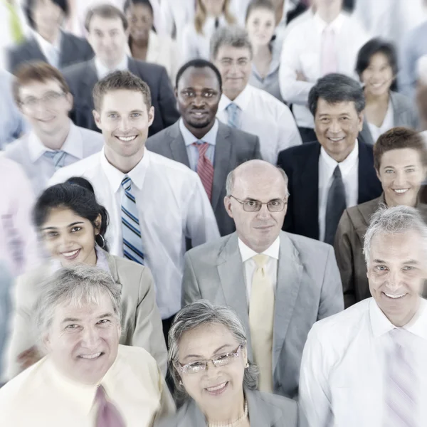 Les gens d'affaires pendant la discussion d'entreprise — Photo